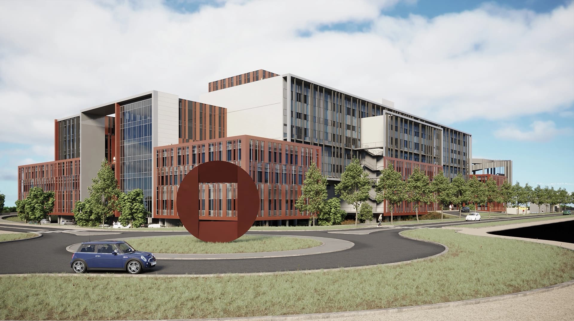 Grand complexe architectural moderne avec des façades en verre, terre cuite et gris clair, encadrant un rond-point orné d'une sculpture circulaire rouille et d'une Mini Cooper bleue.